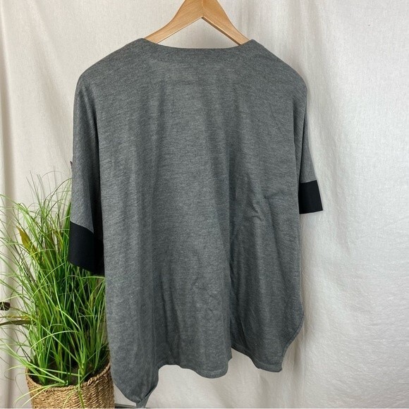 Natori Women's Gray & Black Short Sleeve Drape Oversize Tunic V Neck Top L - Picture 3 of 6